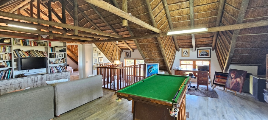 5 Bedroom Property for Sale in Stilbaai Oos Western Cape